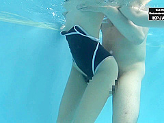 Nice Babe At The Pool