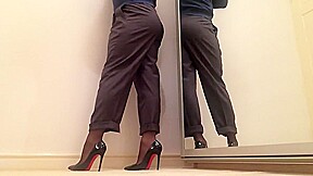 Office lady, changing trousers to a skirt