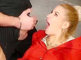 Pee Blonde Gets Facial
