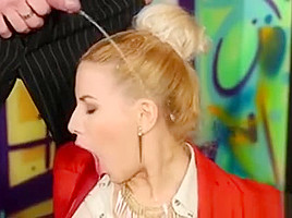 Pee Blonde Gets Facial
