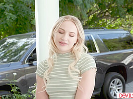 Petite teen 18+ babysitter seducing boss to lick and fuck her