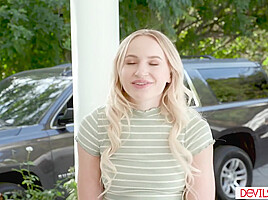 Petite teen 18+ babysitter seducing boss to lick and fuck her