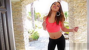 Pornstar bombshell gets her anal hole banged with huge boner