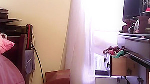 Preggo wife caught after shower