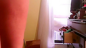 Preggo wife caught after shower