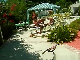 Pretty ebony fucked in the pool