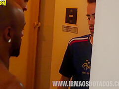 Puto Deu Pra Dois Negoes Gostosos 6 Min With Gay Porn