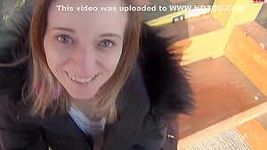 Ria Hill - Analer Nervenkitzel An Der Busstation