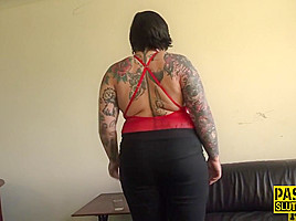 Riding and throating chubby sub spidergagged