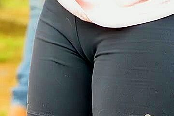 SDRUWS2 - 2 LARGE CAMELTOES IN PUBLIC PARK