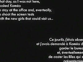 Sa bite arrose ses gros nibards de sperme