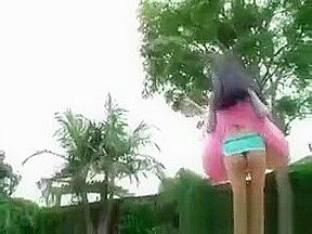 Sexy Brunette Babe Gets Horny Showing