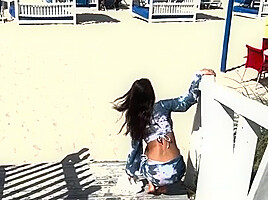 Sexy Monika Fox Walks Along Beach Of Varadero - Monikafox