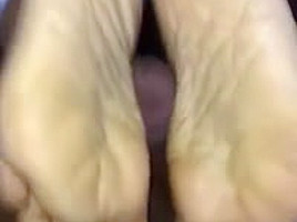 Sexy ebony bbw solejob ( girl from previous video )
