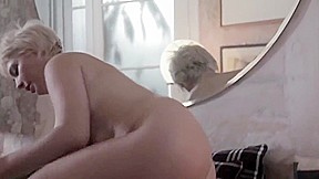 Sofia Prada, Saskia Condal nue dans Cabaret Desire (2011)