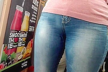 Starched convex pussy in tight jeans