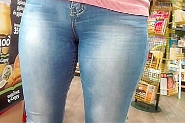 Starched convex pussy in tight jeans