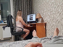 Stepmom Came Into My Room Im Jerking Off A Dick She Looks And Want Suck My Cock
