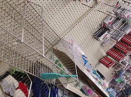 Store upskirt with slowmo