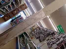 Store upskirt with slowmo