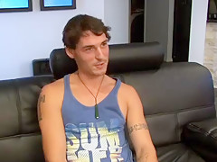 Straight Aussie Warren Jacks It