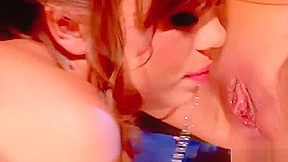 Stunning friends know how to masturbate together