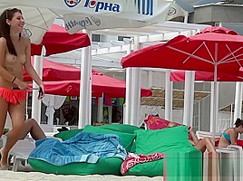 Sunbathers' Sexy Selfies