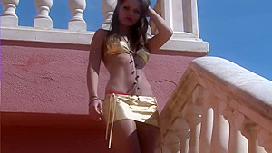 Tanned Beauty Shows Off Her Body - Julia Reaves