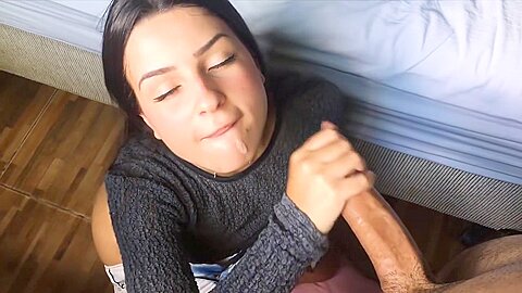 Tinder student 18+ Came Home Just To Suck Me