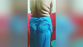 Today Exclusive -desi Bhabhi Bathing Video Record By Hubby 1
