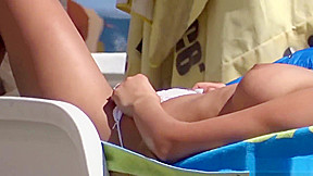 Topless Amateurs Beach - Candid Bikini Close Up
