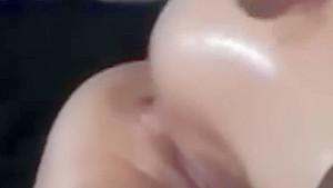 VAMPIRE-CHICK STRIPTEASE AND CUM *HOT*