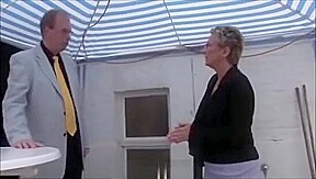 Vernachlaessigte Ehefotzen im Maennerbordell