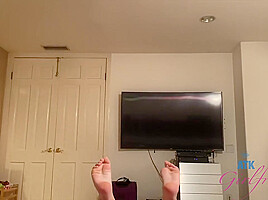 Virtual Date With Bubbly Teen