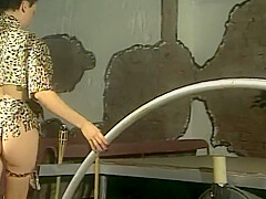 Von Domina Mit Peitsche Und Nadel Fertig Gemacht