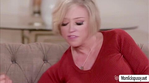 Watch Her Stepmom Masturbating With Emma Hix And Dee Williams