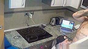 Webcam in the kitchen with Jess used raw by Jorhe Leal - HomeWebCamera