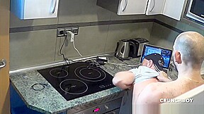 Webcam in the kitchen with Jess used raw by Jorhe Leal - HomeWebCamera