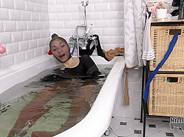 Wet Pantyhose Fun With Malishka