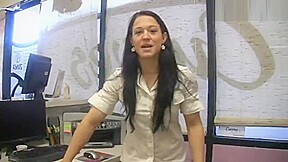 Wetting At Work – Ineed2pee (Cheyenne)