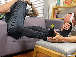 Zeek's Feet Worshiped For Rent - Zeek