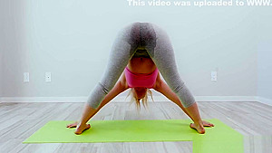 Zoey Monroe loves to workout and it shows doing her floor routine