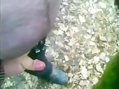 abuelo se corre en el campo