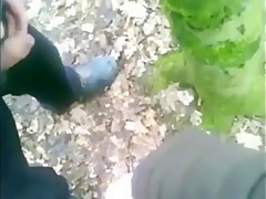 abuelo se corre en el campo