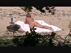 catches MILF on a beach