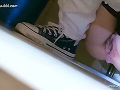chinese girls go to toilet 310