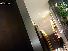 chinese girls go to toilet 310