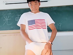 男孩 大学 教室 吃精 射精 自慰 打飞机 正太 可爱 手淫