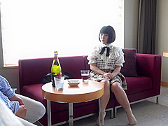 小柄で性欲旺盛の敏感女子大生が底なしの性欲で過激に即ハメ