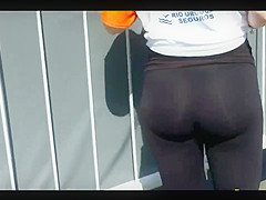 leggings girl at a race